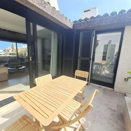 Marcogblan - Superbe T4 Refait A Neuf Avec Vue Port * Cogolin